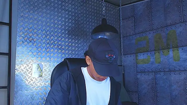 Snapshot of AlanCutee chatting on 10/30/25, 11:11 AlanCutee online show from 10/30/25, 11:11