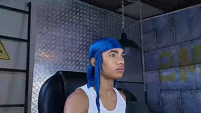 Snapshot of AlanCutee chatting on 10/31/25, 11:22 AlanCutee online show from 10/31/25, 11:22