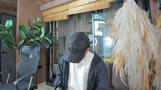 Snapshot of AlanCutee chatting on 11/22/25, 11:31 AlanCutee online show from 11/22/25, 11:31