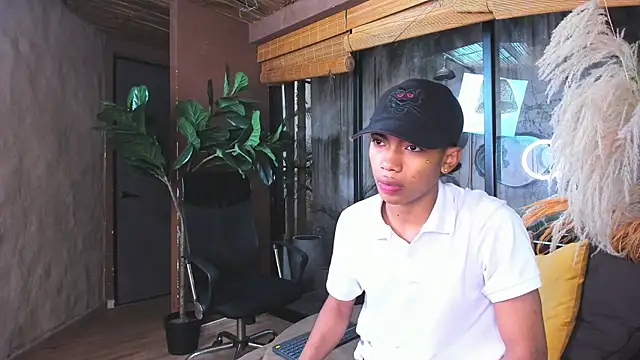 Snapshot of AlanCutee chatting on 11/23/25, 11:54 AlanCutee online show from 11/23/25, 11:54