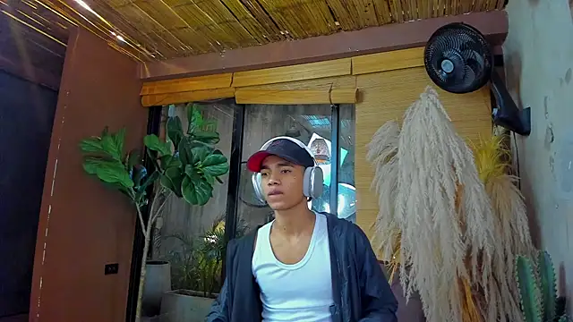 Snapshot of AlanCutee chatting on 11/29/25, 11:35 AlanCutee online show from 11/29/25, 11:35