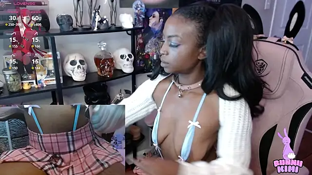 Snapshot of bunniikimi chatting on 09/10/25, 01:11 bunniikimi online show from 09/10/25, 01:11