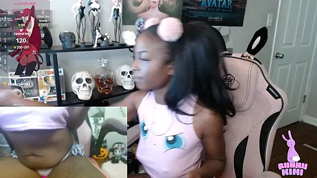 Snapshot of bunniikimi chatting on 09/13/25, 01:00 bunniikimi online show from 09/13/25, 01:00