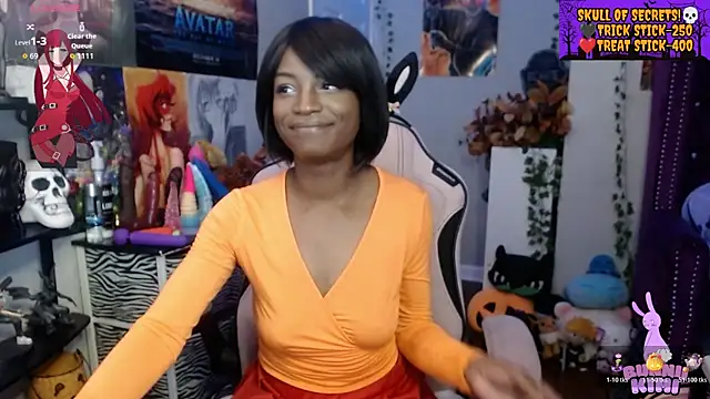 Snapshot of bunniikimi chatting on 10/28/25, 02:09 bunniikimi online show from 10/28/25, 02:09