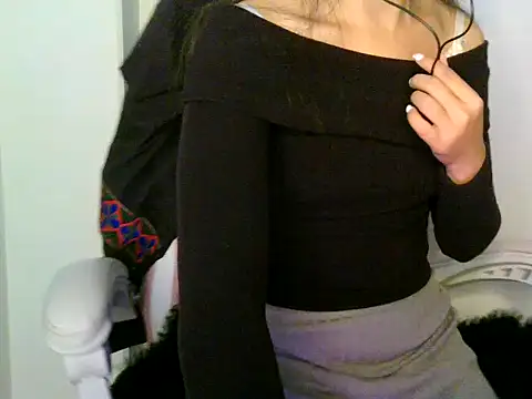 Snapshot of JOLLY_67 chatting on 11/11/25, 04:01 JOLLY 67 online show from 11/11/25, 04:01