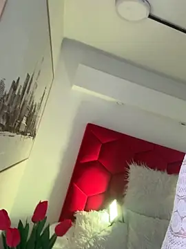 Alaia Snow online show from 12/04/25, 08:39