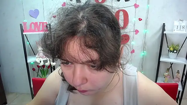 Snapshot of NeonilaLisova chatting on 10/18/25, 05:32 NeonilaLisova online show from 10/18/25, 05:32