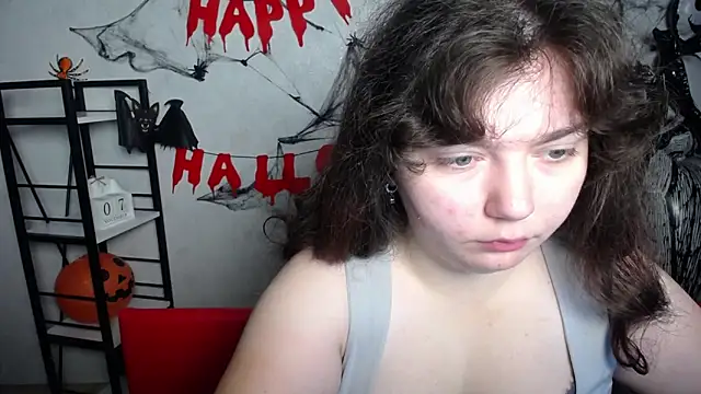 Snapshot of NeonilaLisova chatting on 11/08/25, 06:13 NeonilaLisova online show from 11/08/25, 06:13