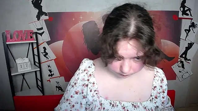 Snapshot of NeonilaLisova chatting on 11/17/25, 12:22 NeonilaLisova online show from 11/17/25, 12:22