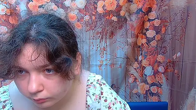 Snapshot of NeonilaLisova chatting on 11/22/25, 06:12 NeonilaLisova online show from 11/22/25, 06:12