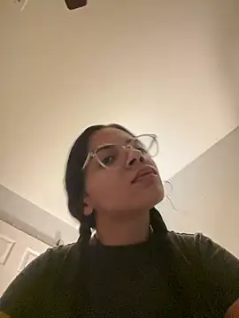 Snapshot of vixxnovalee chatting on 02/12/26, 08:20 vixxnovalee online show from 02/12/26, 08:20