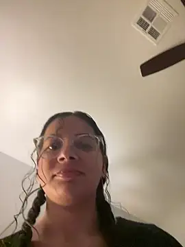 Snapshot of vixxnovalee chatting on 02/27/26, 10:04 vixxnovalee online show from 02/27/26, 10:04