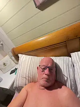 Snapshot of philefc chatting on 10/09/25, 08:29 philefc online show from 10/09/25, 08:29