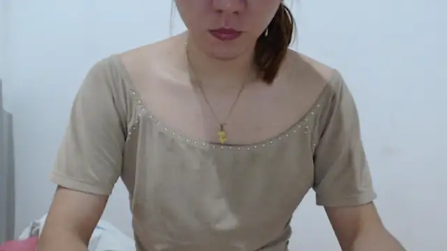 Snapshot of Dolly_Peach_ chatting on 02/20/26, 01:11 Dolly Peach online show from 02/20/26, 01:11