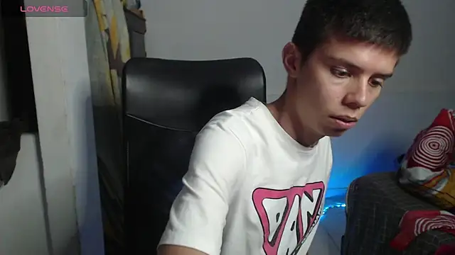 JhoanVelezModel online show from 10/13/25, 02:44