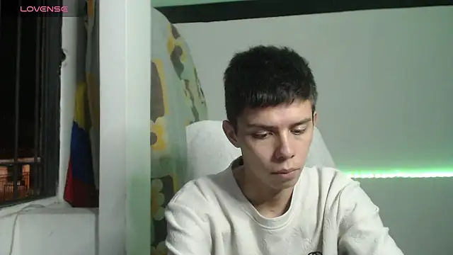 JhoanVelezModel online show from 10/22/25, 02:56