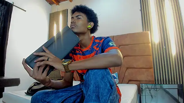 FYKMOR 1 online show from 12/05/25, 07:43