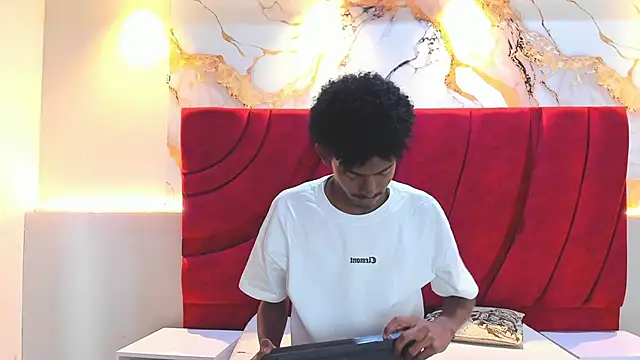 FYKMOR 1 online show from 02/18/26, 07:54