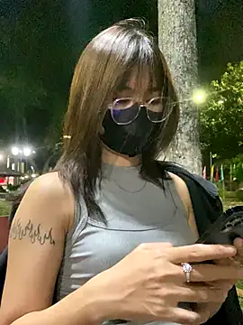   BabyShowPublic   online show from 11/11/25, 04:18