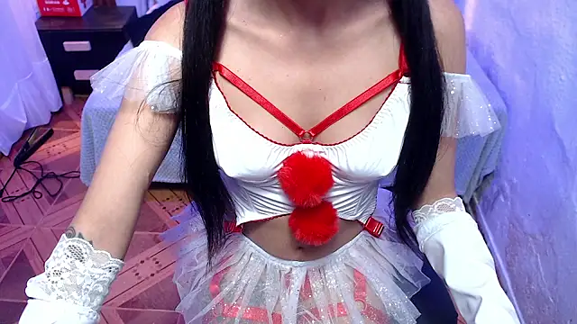 alaia blue online show from 10/30/25, 03:57