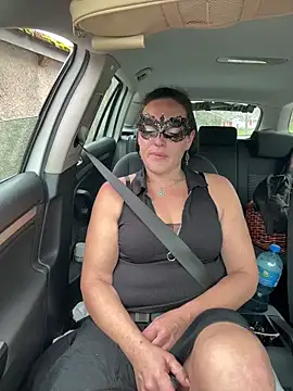 Snapshot of Nadja_Noir chatting on 11/16/25, 10:32 Nadja Noir online show from 11/16/25, 10:32