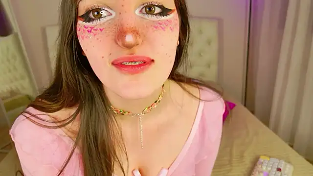 Snapshot of kamila_blush chatting on 02/01/26, 01:37 kamila blush online show from 02/01/26, 01:37