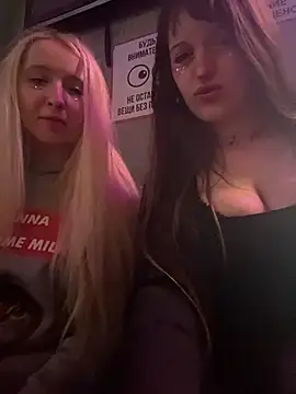 Snapshot of kamila_blush chatting on 02/13/26, 09:00 kamila blush online show from 02/13/26, 09:00