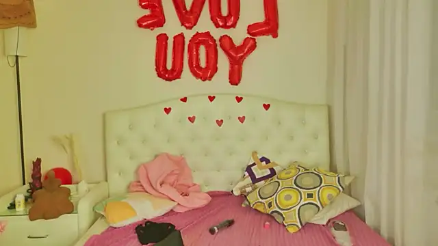 Snapshot of kamila_blush chatting on 02/19/26, 11:23 kamila blush online show from 02/19/26, 11:23