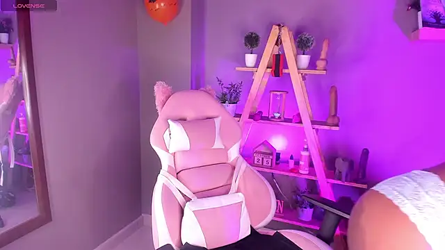 Snapshot of nyxmoonhells chatting on 11/14/25, 09:35 nyxmoonhells online show from 11/14/25, 09:35