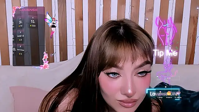 Snapshot of Emily_Tylerr chatting on 10/10/25, 06:56 Emily Tylerr online show from 10/10/25, 06:56