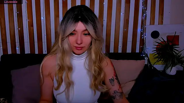 Emily Tylerr online show from 02/25/26, 12:42