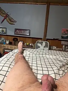 Snapshot of sharemyself chatting on 10/29/25, 12:35 sharemyself online show from 10/29/25, 12:35