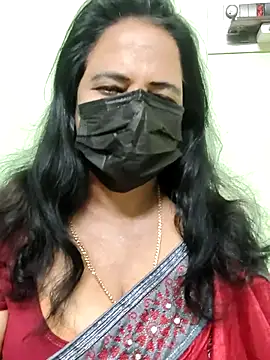 Snapshot of mallu-lover chatting on 10/26/25, 05:35 mallu-lover online show from 10/26/25, 05:35