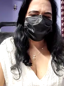 Snapshot of mallu-lover chatting on 11/01/25, 02:02 mallu-lover online show from 11/01/25, 02:02