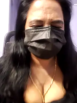 Snapshot of mallu-lover chatting on 11/02/25, 11:07 mallu-lover online show from 11/02/25, 11:07