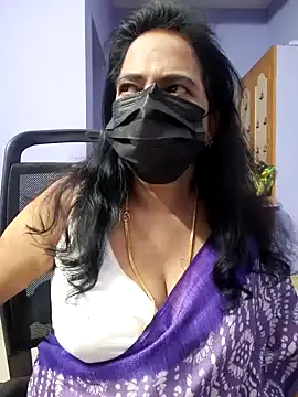 Snapshot of mallu-lover chatting on 11/03/25, 01:01 mallu-lover online show from 11/03/25, 01:01