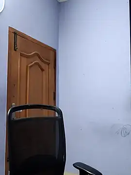 Snapshot of mallu-lover chatting on 11/21/25, 01:59 mallu-lover online show from 11/21/25, 01:59