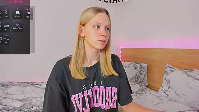 Snapshot of _Gentle_Angel_Melissa_ chatting on 12/03/25, 09:02 Gentle Angel Melissa online show from 12/03/25, 09:02