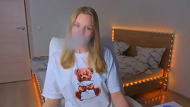 Snapshot of _Gentle_Angel_Melissa_ chatting on 03/19/26, 03:16 Gentle Angel Melissa online show from 03/19/26, 03:16