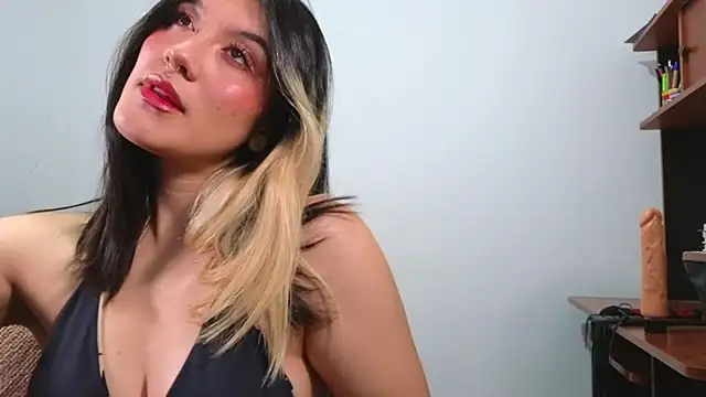 Snapshot of Sweetlolita chatting on 09/19/25, 03:41 Sweetlolita online show from 09/19/25, 03:41