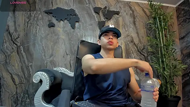 Snapshot of Eryonbradley chatting on 09/12/25, 11:21 Eryonbradley online show from 09/12/25, 11:21