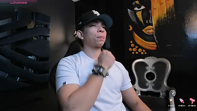 Snapshot of Eryonbradley chatting on 10/15/25, 11:21 Eryonbradley online show from 10/15/25, 11:21