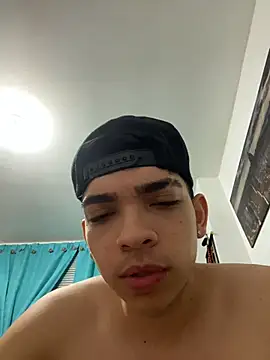 Snapshot of Eryonbradley chatting on 10/27/25, 11:41 Eryonbradley online show from 10/27/25, 11:41