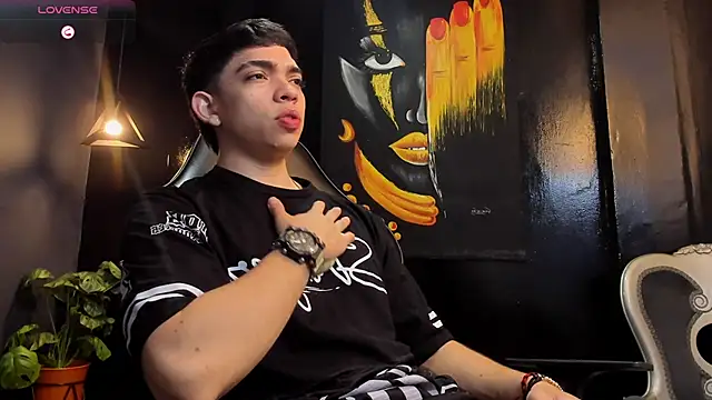 Snapshot of Eryonbradley chatting on 10/29/25, 11:23 Eryonbradley online show from 10/29/25, 11:23