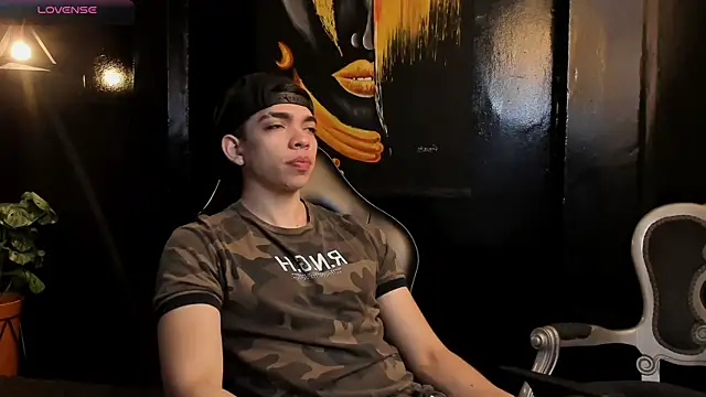 Snapshot of Eryonbradley chatting on 11/01/25, 11:23 Eryonbradley online show from 11/01/25, 11:23