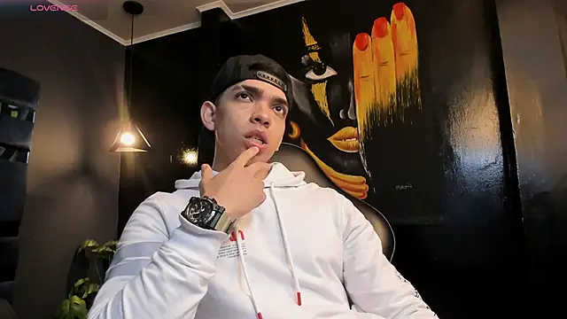 Snapshot of Eryonbradley chatting on 11/10/25, 11:20 Eryonbradley online show from 11/10/25, 11:20