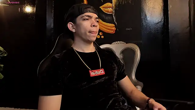 Snapshot of Eryonbradley chatting on 11/20/25, 11:21 Eryonbradley online show from 11/20/25, 11:21