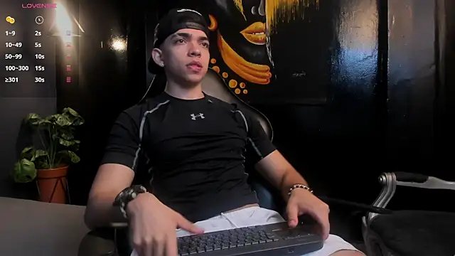 Snapshot of Eryonbradley chatting on 11/26/25, 11:22 Eryonbradley online show from 11/26/25, 11:22