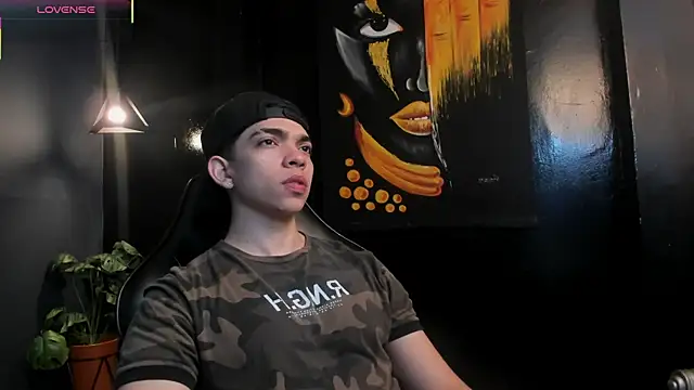 Snapshot of Eryonbradley chatting on 12/04/25, 11:19 Eryonbradley online show from 12/04/25, 11:19