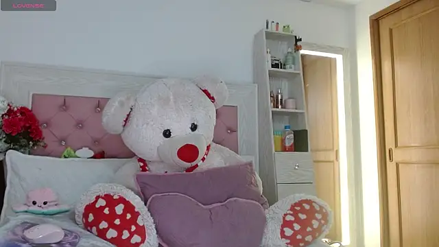 Ayleen m online show from 10/20/25, 01:50